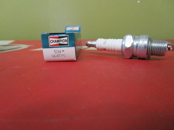 Champion spark plug 934M QL87YC