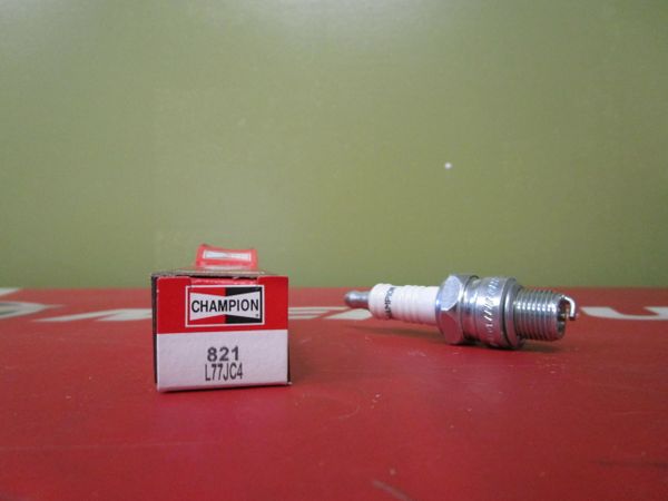 Champion spark plug 821 L77JC4