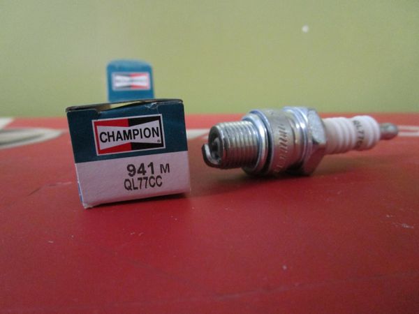 Champion spark plug 941M QL77CC