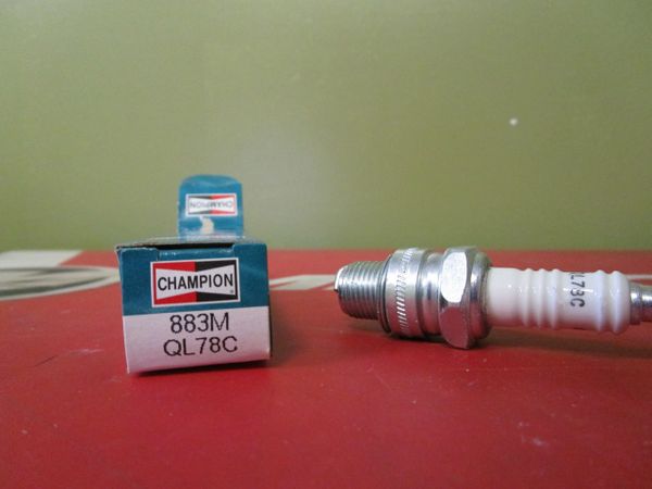 Champion spark plug 883M QL78C