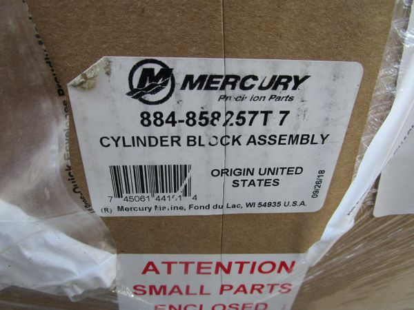 new Mercury cylinder block assembly 884-858257T7