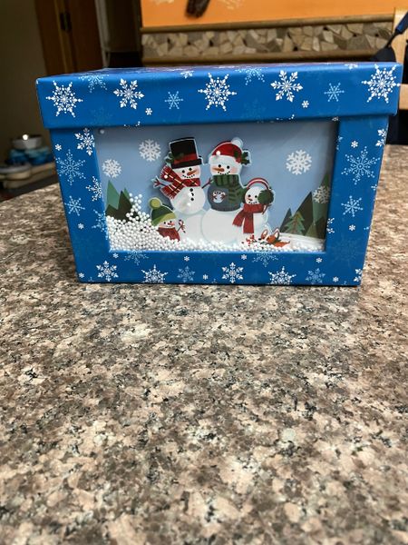 Small gift box snowman treats and ornament