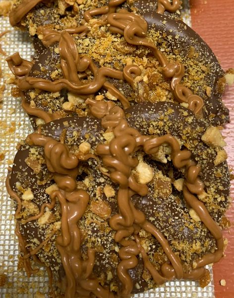 Deluxe Chocolate Covered Pretzels