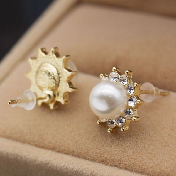 Pair of Flower Pearl Rhinestone Crystal Stud Earrings