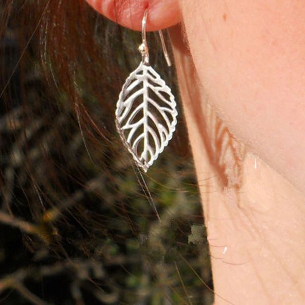 Pair of Elegant Dainty Leaf Dangle Earrings