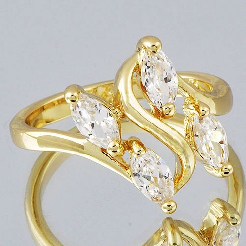 14kt Yellow Gold Filled Crystal Fashion Ring Size 6.25