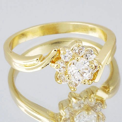 14kt Yellow Gold Filled Crystal Fashion Ring Size 7.5