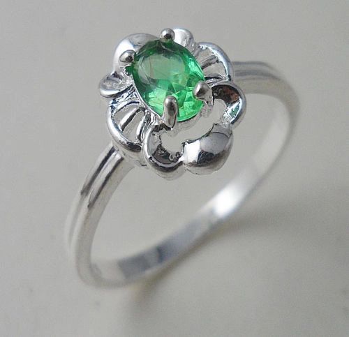 Bright Green Crystal Silver Plated Ring Size 9