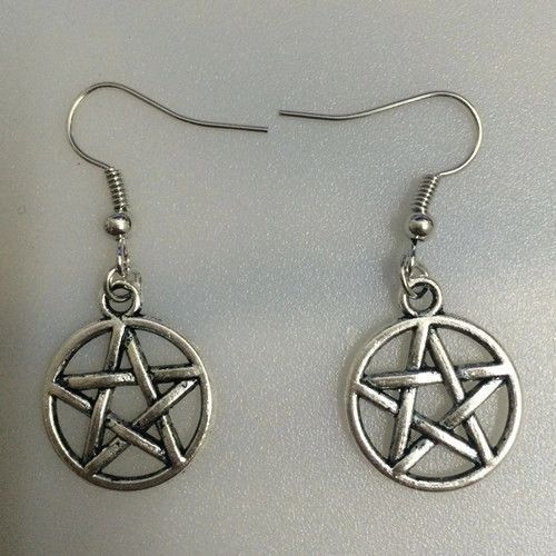 Cute Pair of Five Point Star Dangle Earrings (Pierced)