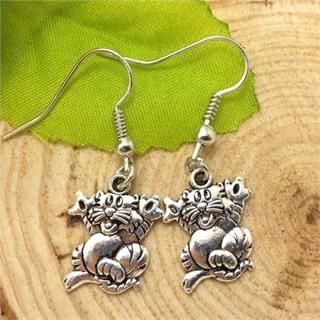 Cute Pair of Cat Dangle Earrings (Pierced)