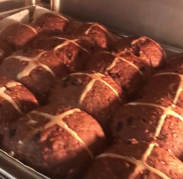 HOT CROSS BUN- single