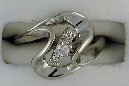 Ladies 1/10ctw Diamond Free Form Ring