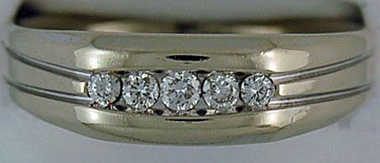 Gentleman's 5 Round Cut Diamond Band