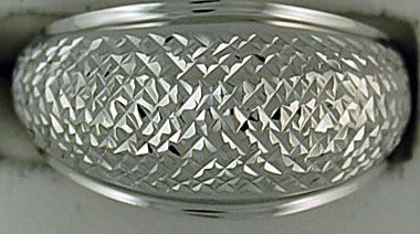 Ladies Patterned Dome Ring