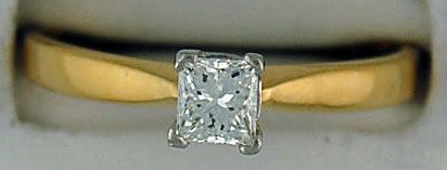 Ladies 1/2ct Princess Cut DIamond Solitaire