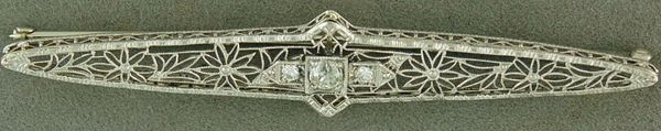 1/3ctw Diamond Filigree Pin