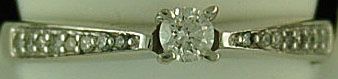 Ladies 1/5ctw Diamond Promise Ring