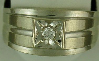 Gentleman's 1/10ct Diamond Ring