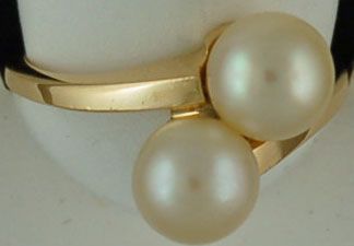Lady's Double Pearl Ring