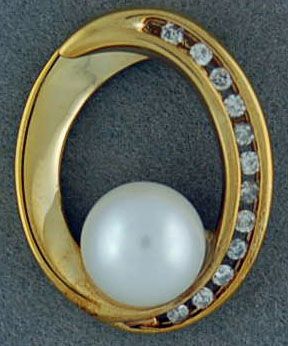 1/8ctdw Diamond and Pearl Pendant