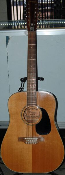 Yamaki W-215 Acoustic Guitar