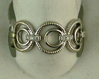 9 Diamond Circle Band