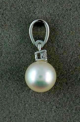 7MM Pearl With Diamond