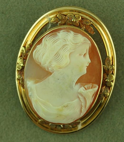 Cameo Pendant