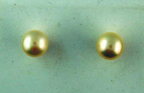 6.7MM Pearl Studs