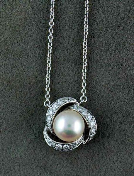 Pearl 23 Diamond 18" Fine Chain