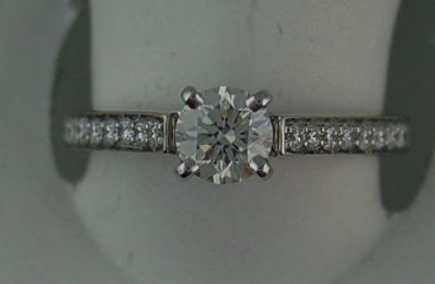3/8CT Diamond With 18 Round Diamonds 5/8CTW