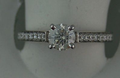 3/8CT Diamond With 18 Round Diamonds 5/8CTW