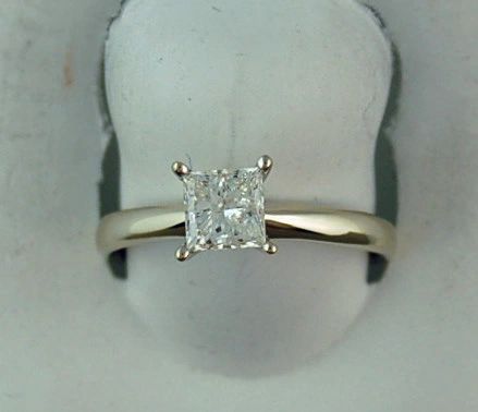 9/10CTW I2 G-H Diamond Solitaire