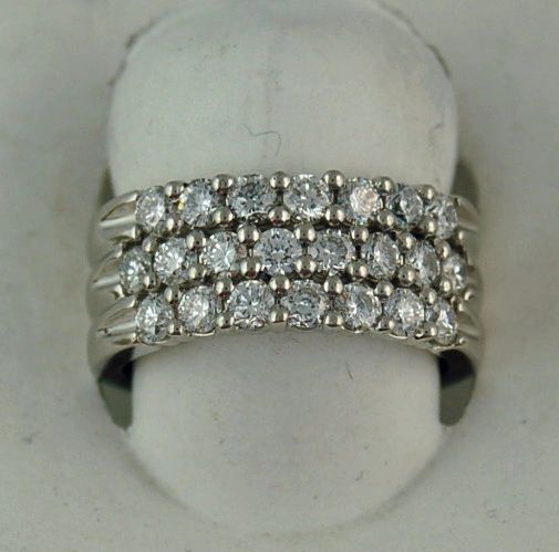 22 Diamond Triple Band Look 1 3/4ctw