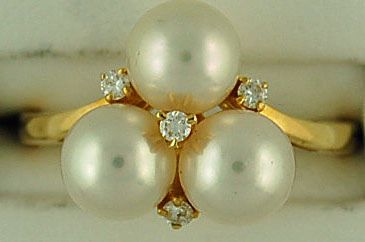 Ladies Pearl and Diamond Ring