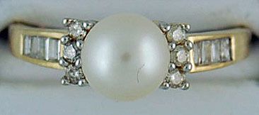 Ladies Pearl and Diamond Ring