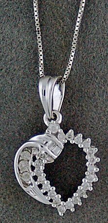 White Gold and Diamond Heart Pendant with Necklace