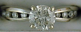 Ladies 1ctw Round Cut Diamond Engagement Ring