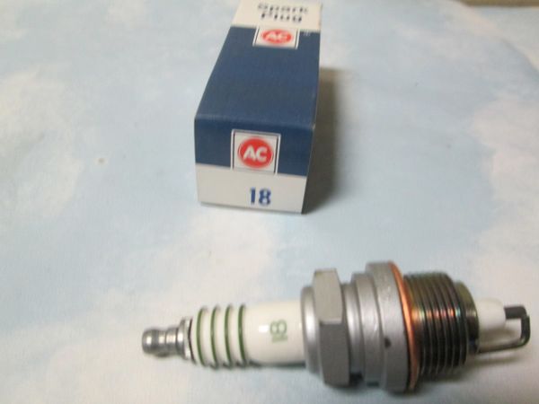 18 AC DELCO SPARK PLUG NEW