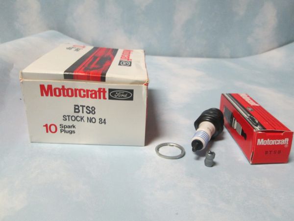 BTS8 MOTOCRAFT SPARK PLUG BOX OF 10 PLUGS NEW