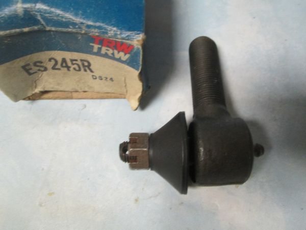 ES245R AMC RAMBLER REBELTRW TIE ROD END NOS