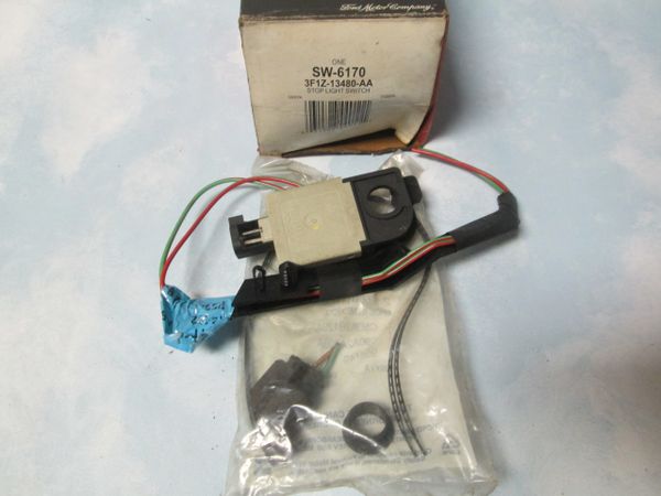 SW-6170 3F1Z-13480-AA STOPLIGHT SWITCH NEW