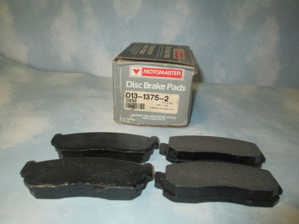 D233 FRONT DISC PADS NISSAN MOTORMASTER