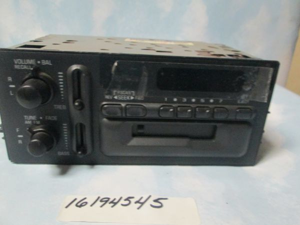 16194545 AC DELCO RADIO AM FM STEREO TAPE NOS 95-02 GM