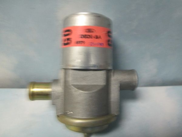 D8DE-BA FORD THERACTOR DIVERTER VALVE