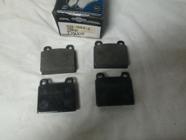 D-45A FRONT DISC PADS NEW/ MERCEDES/OPEL/PORCSHE