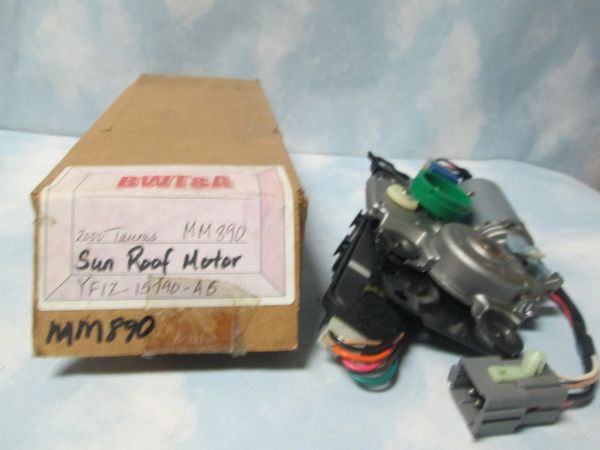 MM890 MOTORCRAFT SUNROOF MOTOR NEW