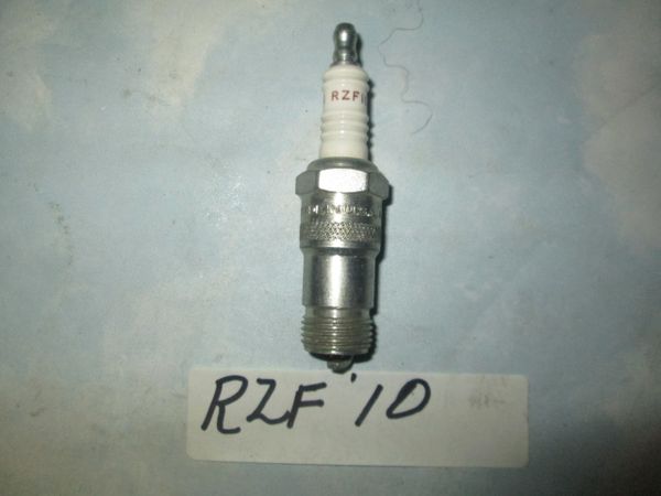 RZF 10 CHAMPION SPARK PLUG NEW