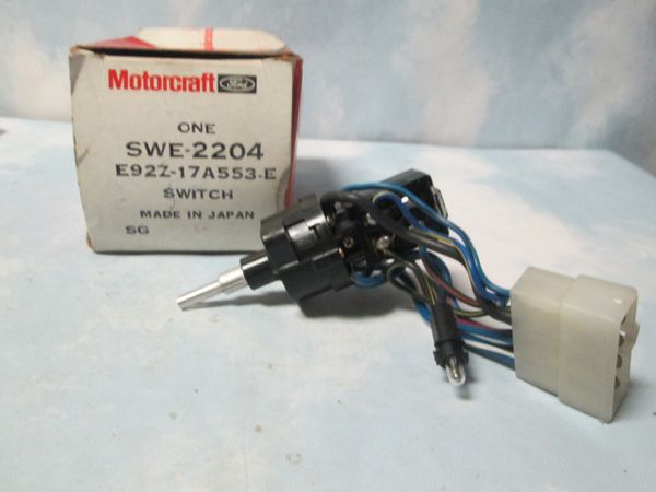 SWE-2204 E922-17A553-E WINDSHIELD WIPER SWITCH NOS