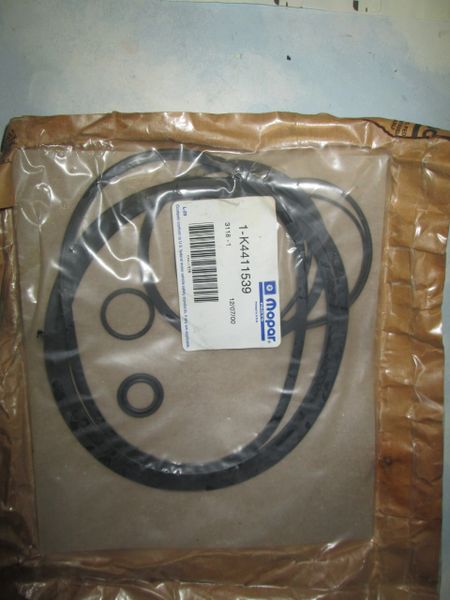 K4411539 MOPAR GASKET SET NEW